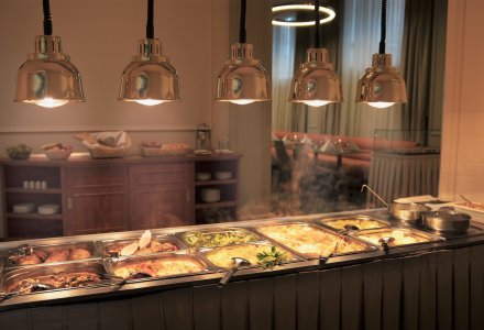 Warmes Buffet im Spa & Wellness Hotel Olympia in Marienbad © janprerovsky.com
