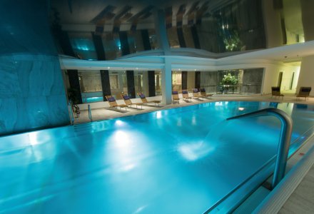 Wellness Pool im Hotel Thermal in Karlsbad © 2 M STUDIO