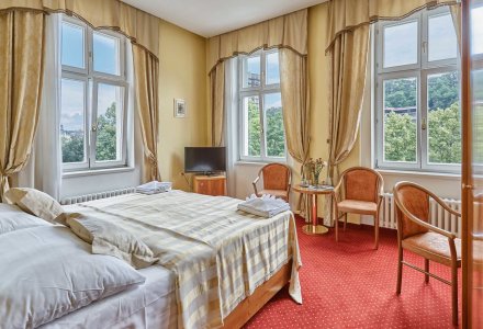 Doppelzimmer mit Blick zum Park im Park Spa Hotel Sirius in Karlsbad (Wohnbeispiel)