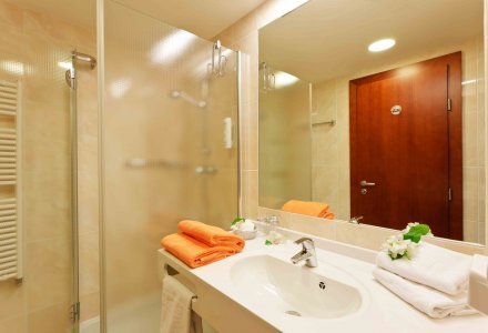 Bad im Doppelzimmer Comfort im Spa & Wellness Hotel Olympia in Marienbad