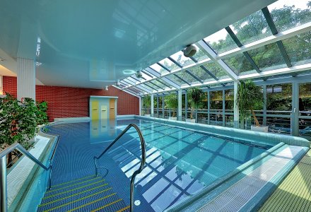 Schwimmbecken im Skyland im St. Joseph Royal Regent Hotel in Karlsbad