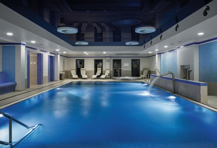 Schwimmbad im Grandhotel Nabokov © @JiriLizler