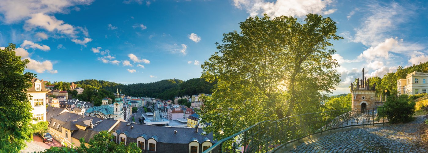 Panoramablick über Karlsbad © liptoncnx-fotolia.com