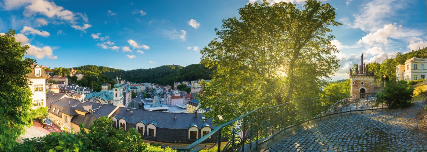 Panoramablick über Karlsbad © liptoncnx - stock.adobe.com