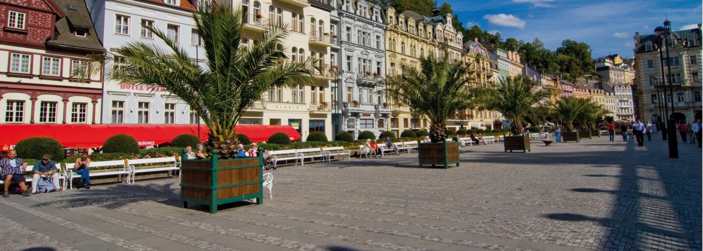 Promenade in Karlsbad © JuHer - stock.adobe.com